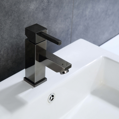 Modern Single Hole Faucet with Drain