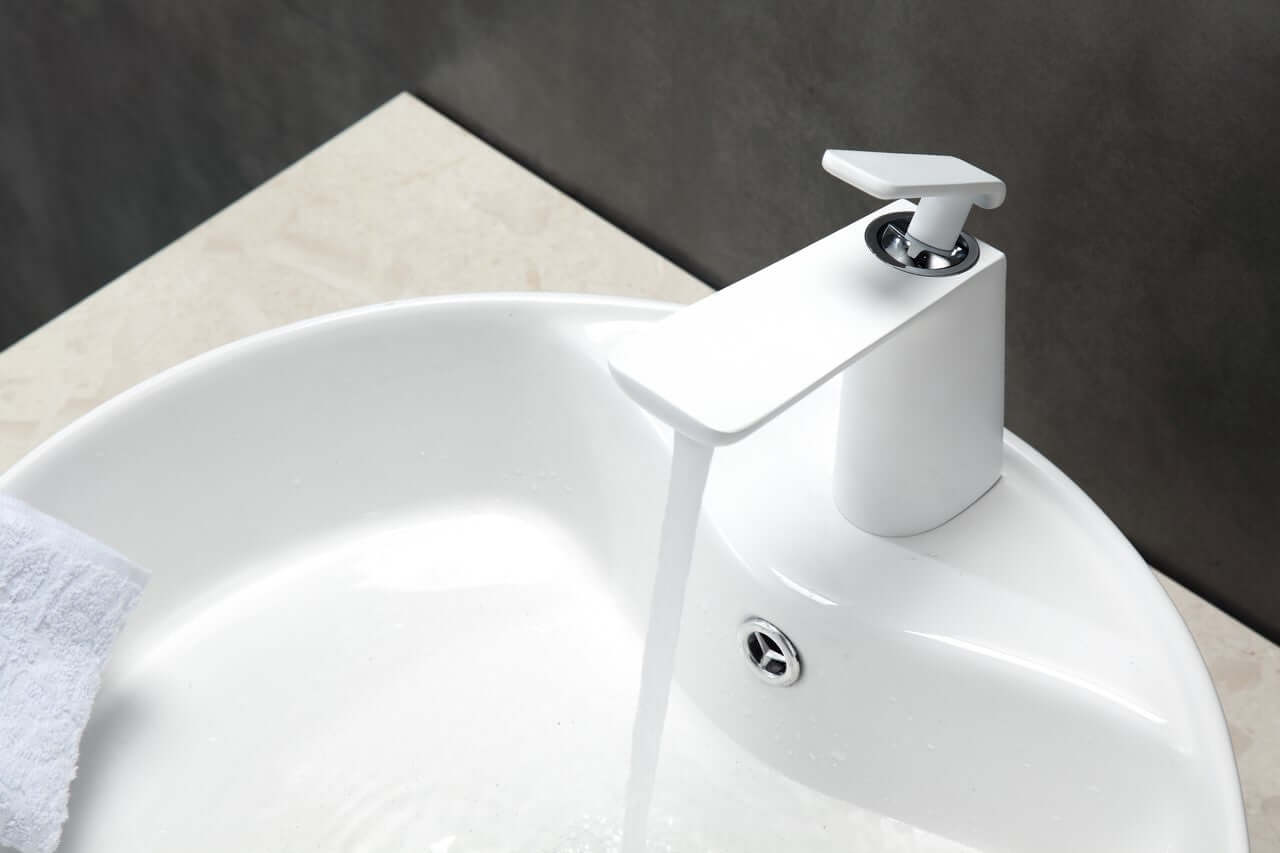 Aqua Adatto Single Lever Faucet Chrome and White Finish