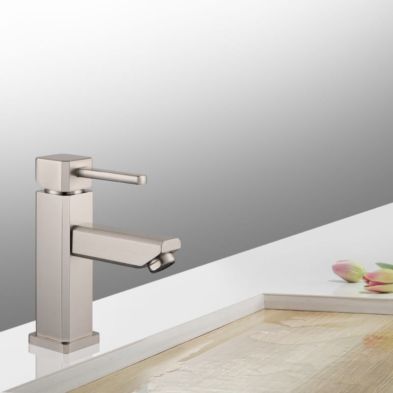 Modern Single Hole Faucet with Drain